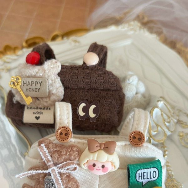 1B7BFA03-D63F-4309-94D8-90D1105D7559.jpg Labubu happy Jumper clothes for 17cm dolls maybe