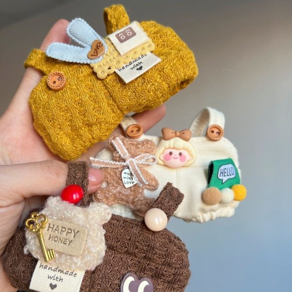 87FB1566-1291-49C4-B650-CD408A5A84A8.jpg Labubu happy Jumper clothes for 17cm dolls maybe